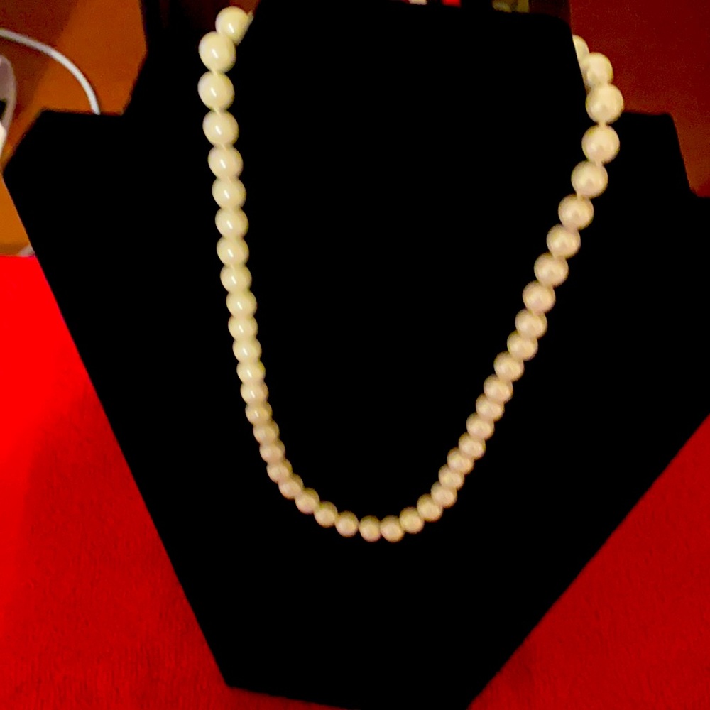 Vintage jewelry. Fresh water pearls.